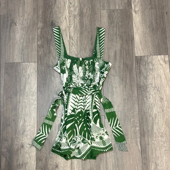 FARM Rio Green and White Tropical Romper - Picture 6 of 7